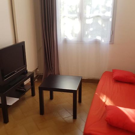 Appartements Coeur De Village Saint-Jean-du-Bruel Quarto foto